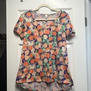 Good Used Condition (Likely Excellent Used) LuLaRose - Size XS - Shirt